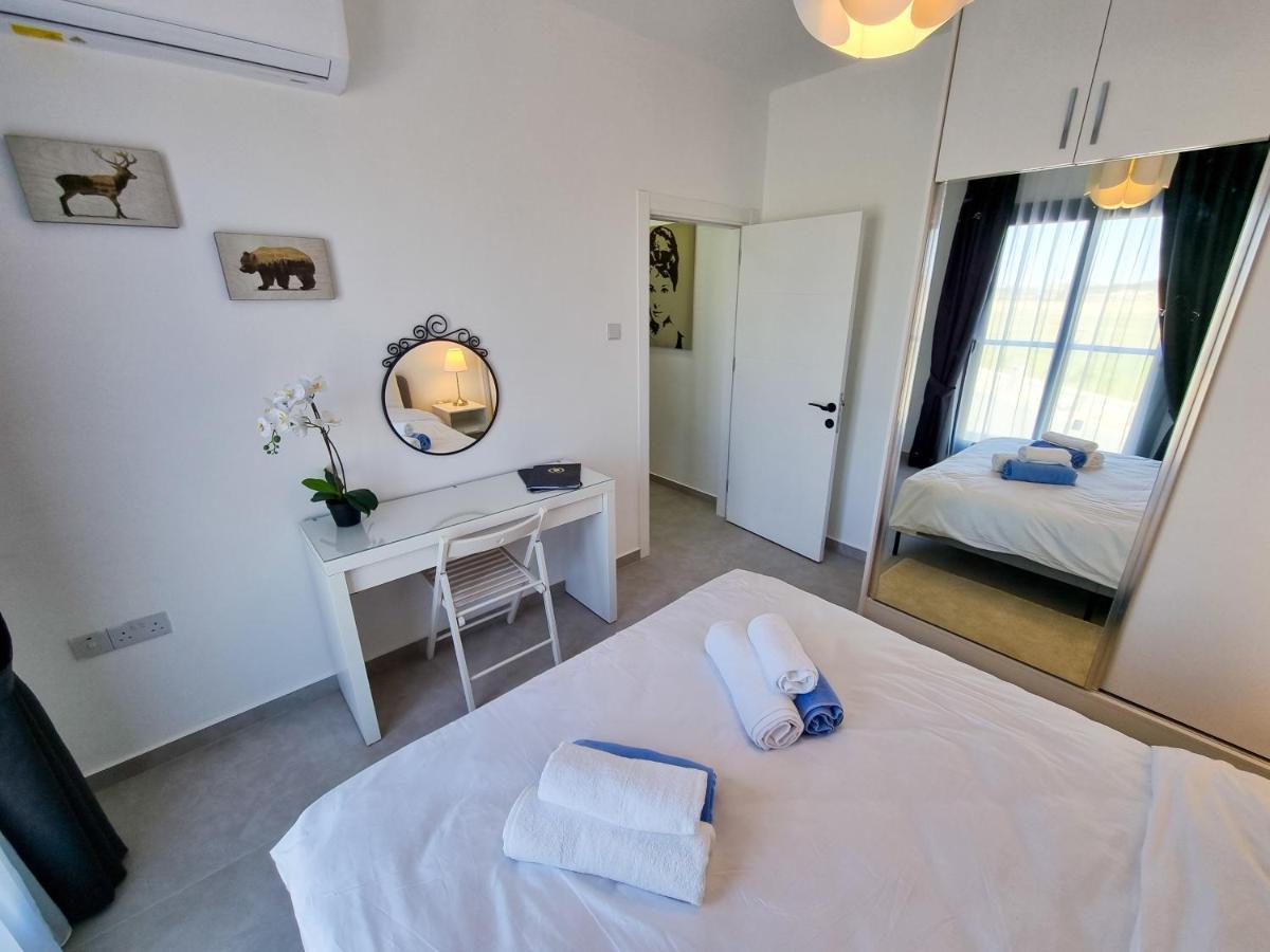 Helena Pool At Caesar Blue Resort: Wellness Retreat Apartment