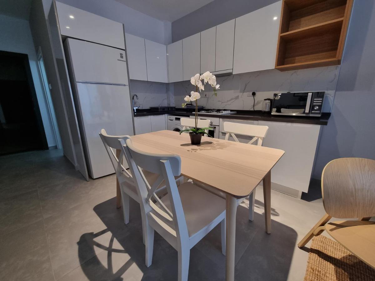 Apartment Helena Pool In Caesar Blue Including Breakfast Available 4pm, Gym, Heated Swimming Pool, Hammam, Sauna *
