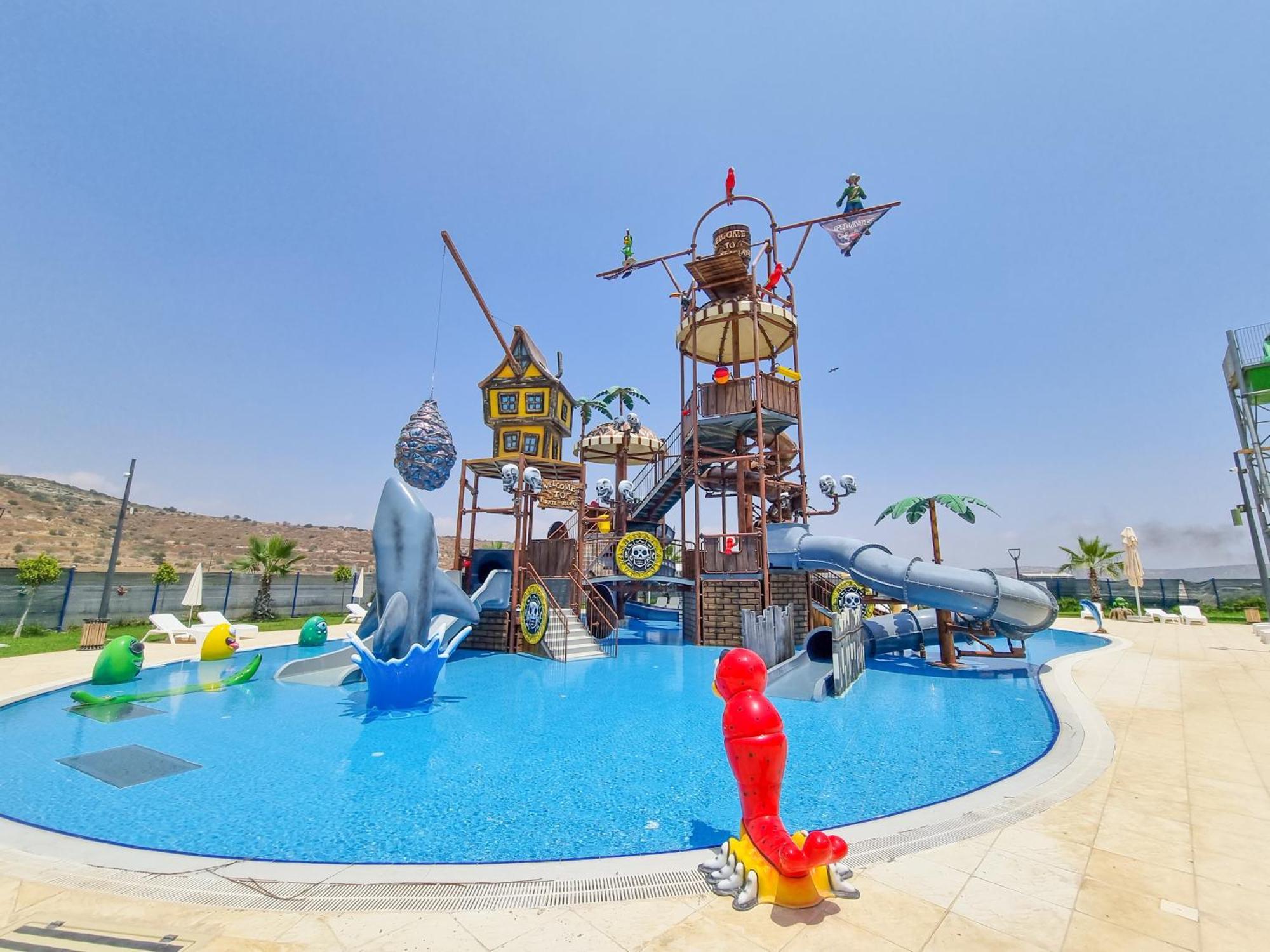 Helena Pool At Caesar Blue Resort: Wellness Retreat Apartment *